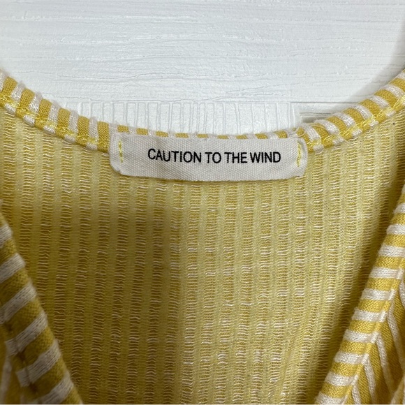Caution To The Wind Top Sleeveless Ruffles Striped Yellow & White Sz Extra Small - Picture 2 of 16